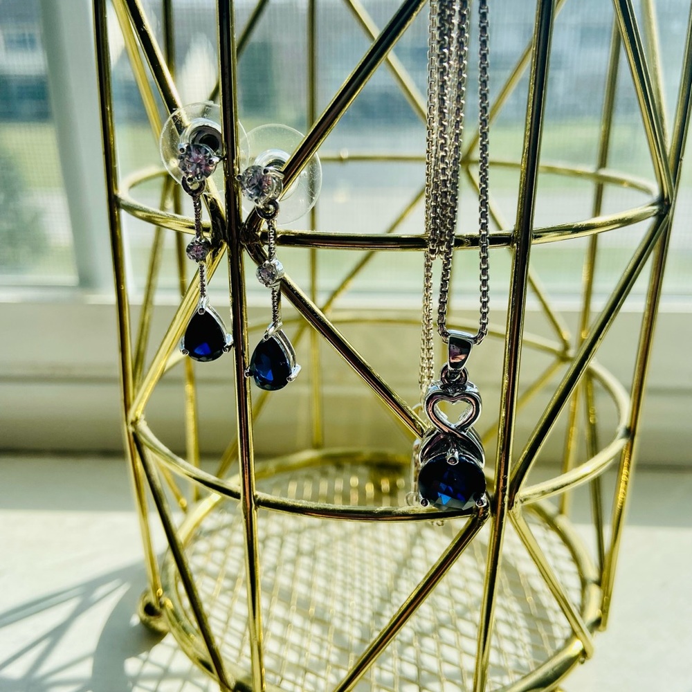 💙Beautiful Sterling Silver and faux Sapphire set